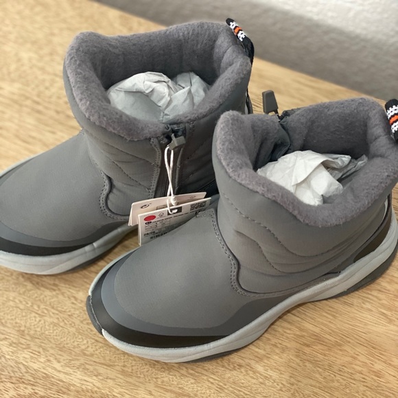Zara Size 12 Snowboots - Picture 3 of 7